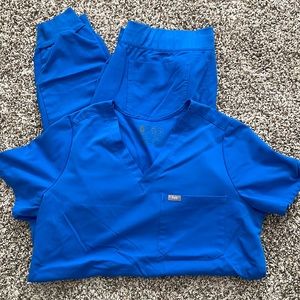 FIGS Large Scrub SET